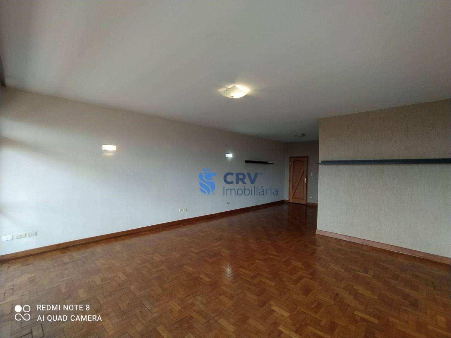 Apartamento à venda com 3 quartos, 182m² - Foto 2