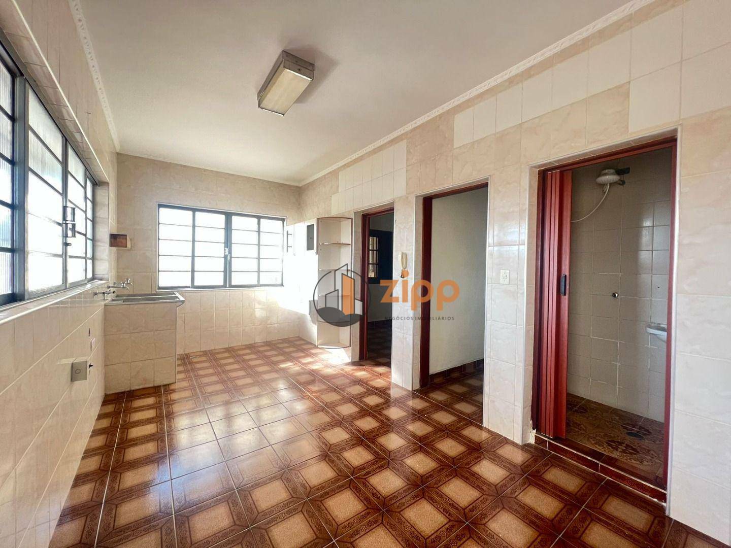 Sobrado à venda com 6 quartos, 300m² - Foto 40