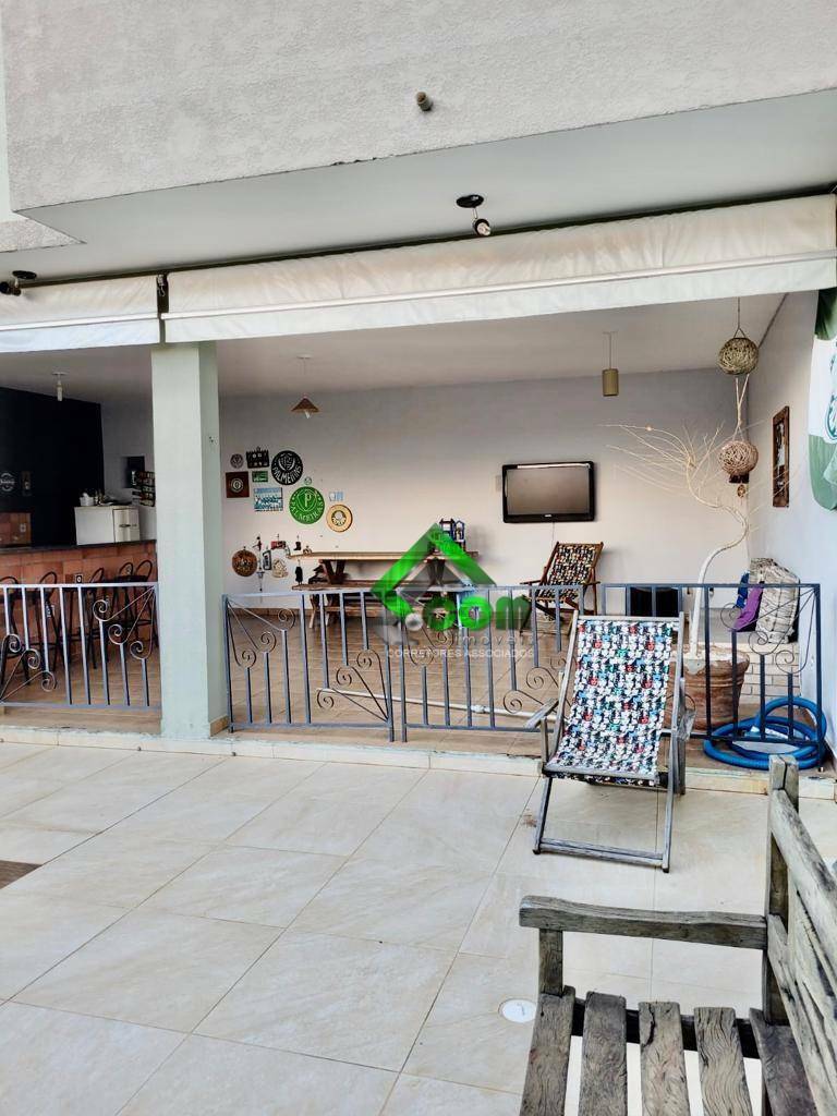 Casa à venda com 3 quartos, 300m² - Foto 55