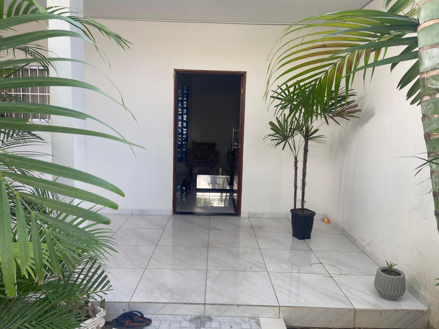 Casa à venda com 3 quartos, 200m² - Foto 2