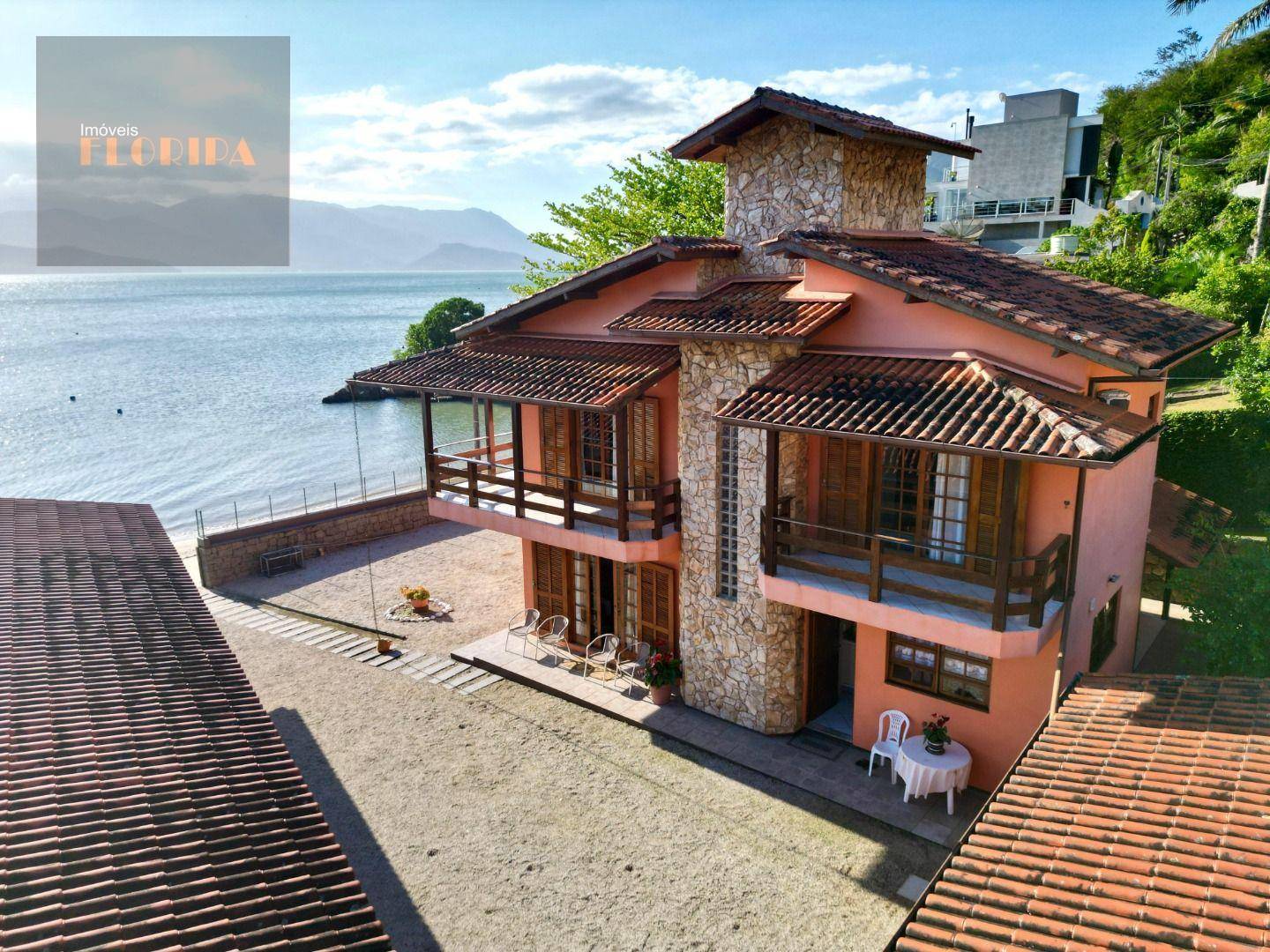 Casa, 5 quartos, 259 m² - Foto 2