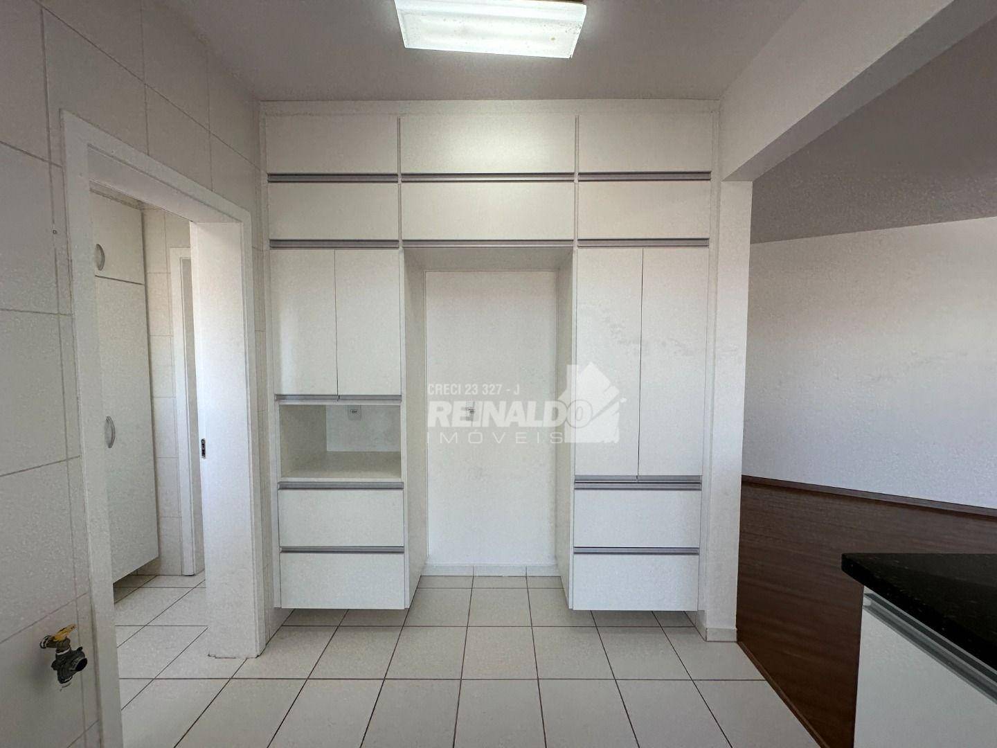 Apartamento para alugar com 3 quartos, 120m² - Foto 12