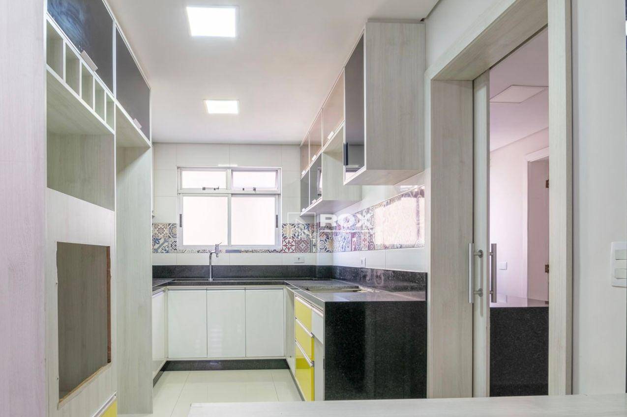 Apartamento à venda com 3 quartos, 122m² - Foto 10