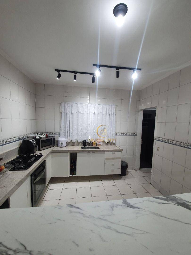 Casa à venda com 3 quartos, 125m² - Foto 12