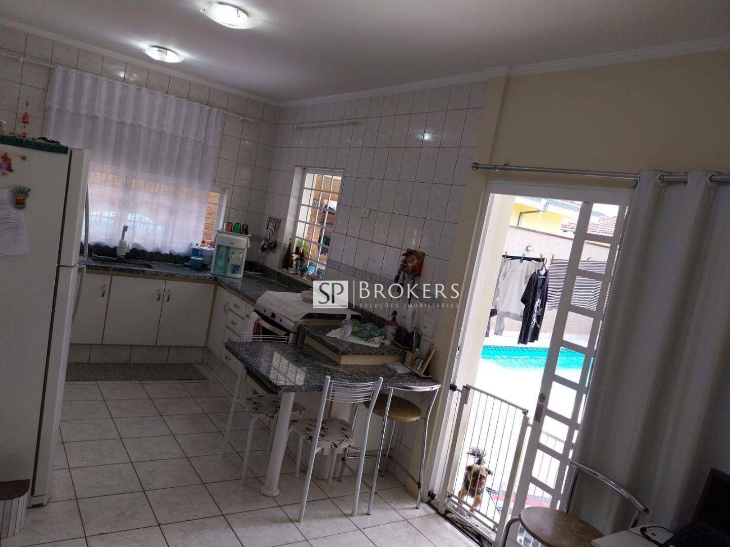 Casa à venda com 3 quartos, 300m² - Foto 7