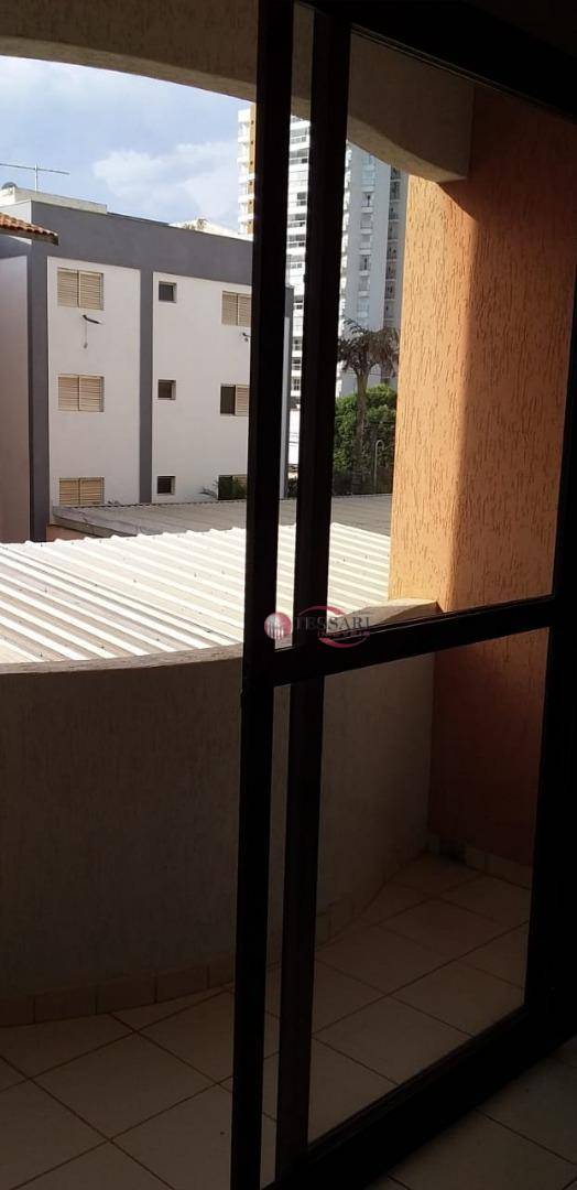 Apartamento à venda com 3 quartos, 107m² - Foto 6