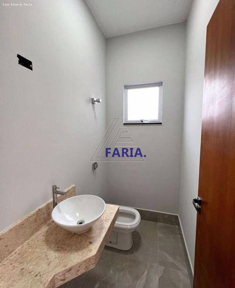 Casa à venda com 3 quartos, 220m² - Foto 5