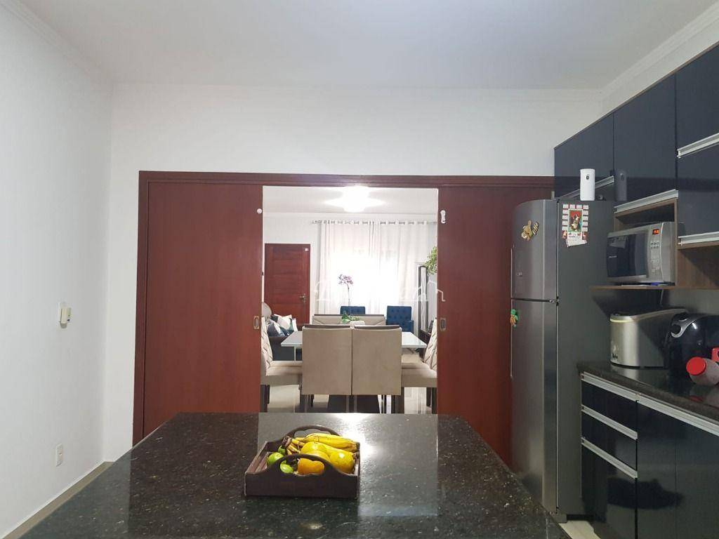 Casa de Condomínio à venda com 3 quartos, 182m² - Foto 4