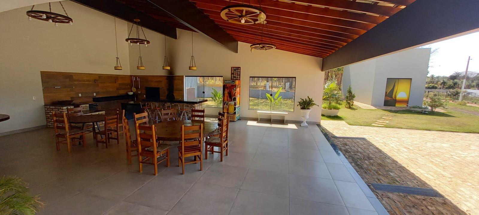 Casa à venda com 3 quartos, 1000m² - Foto 4