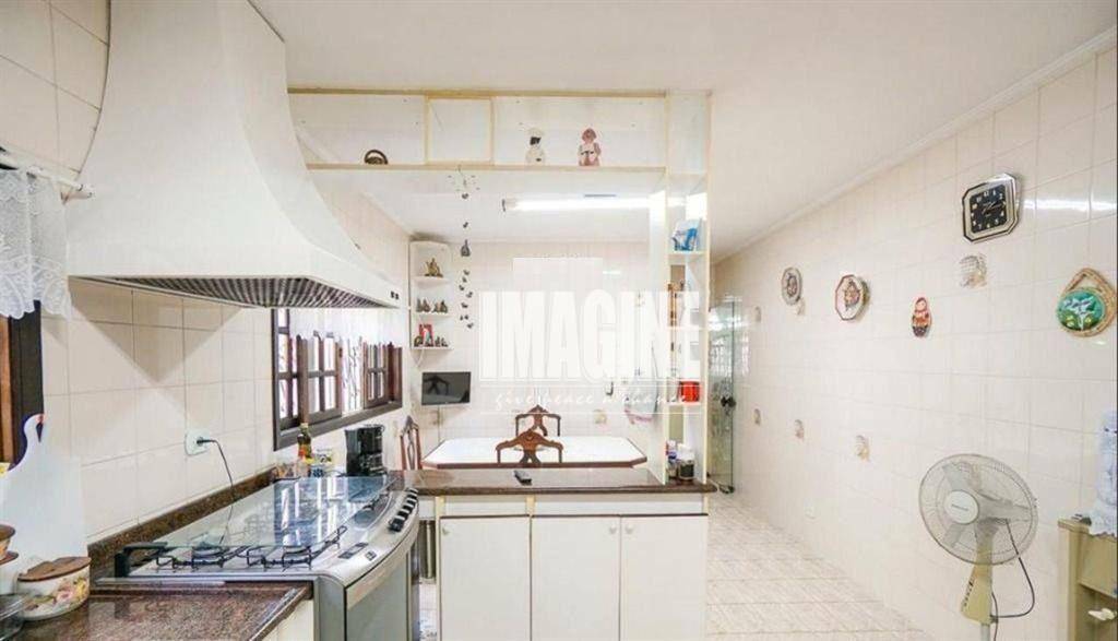 Sobrado à venda com 3 quartos, 210m² - Foto 4