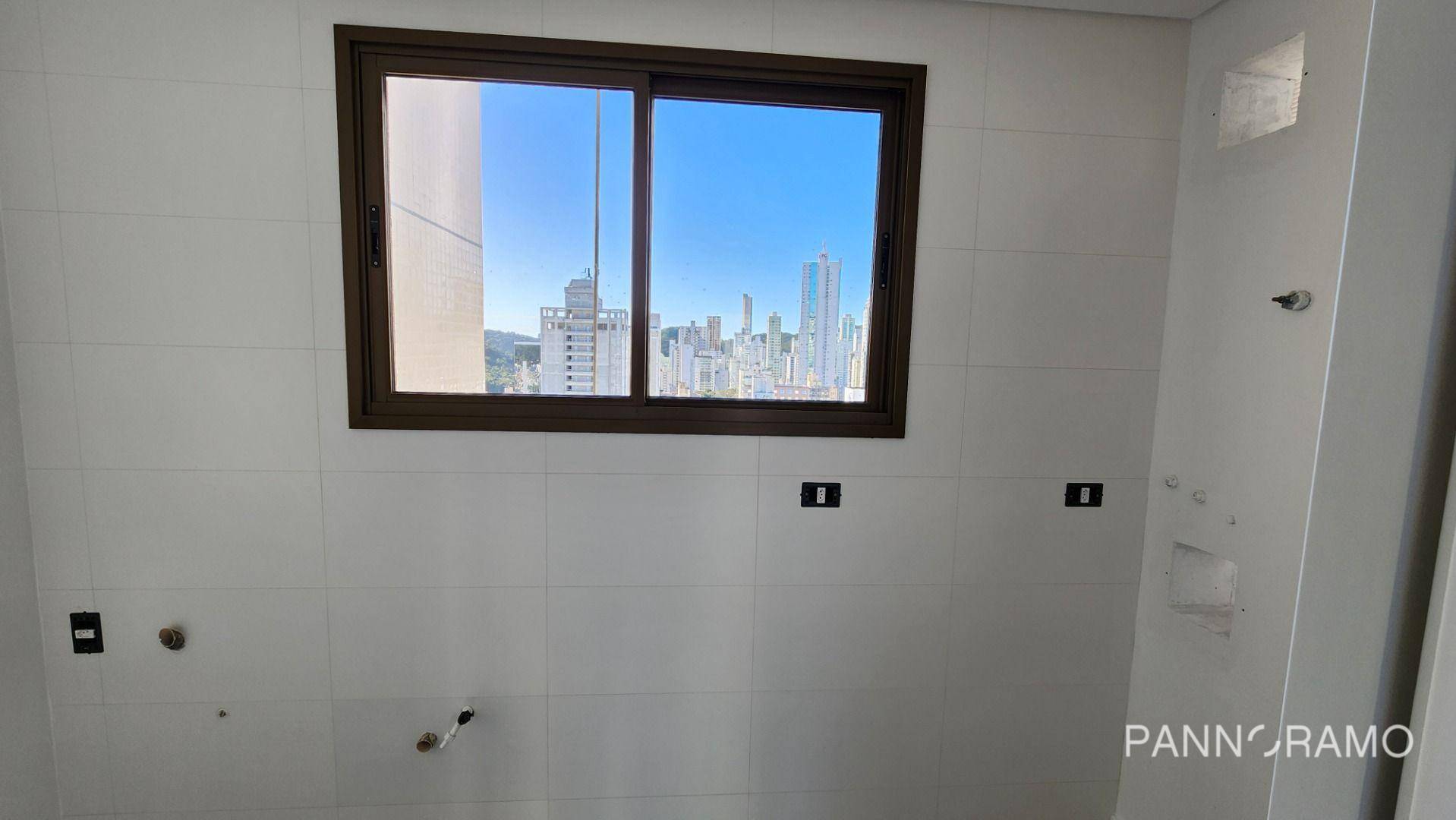 Apartamento à venda com 5 quartos, 238m² - Foto 6