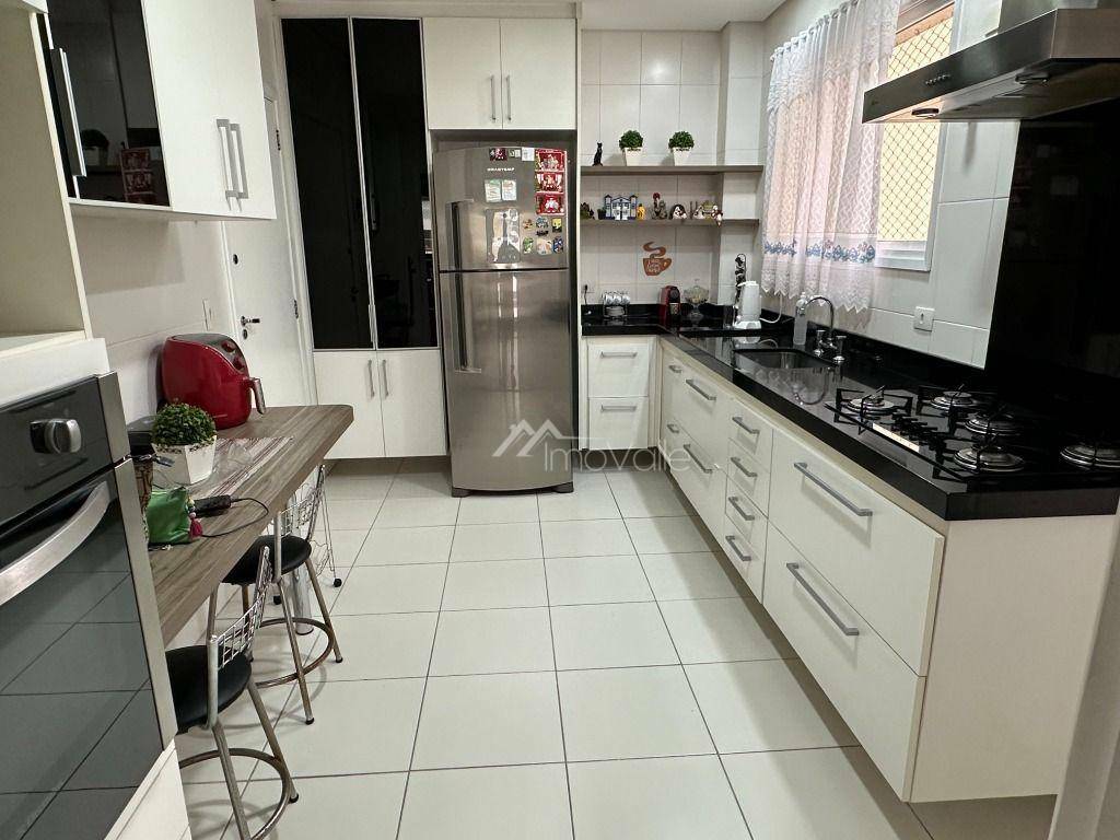 Apartamento à venda com 3 quartos, 133m² - Foto 27