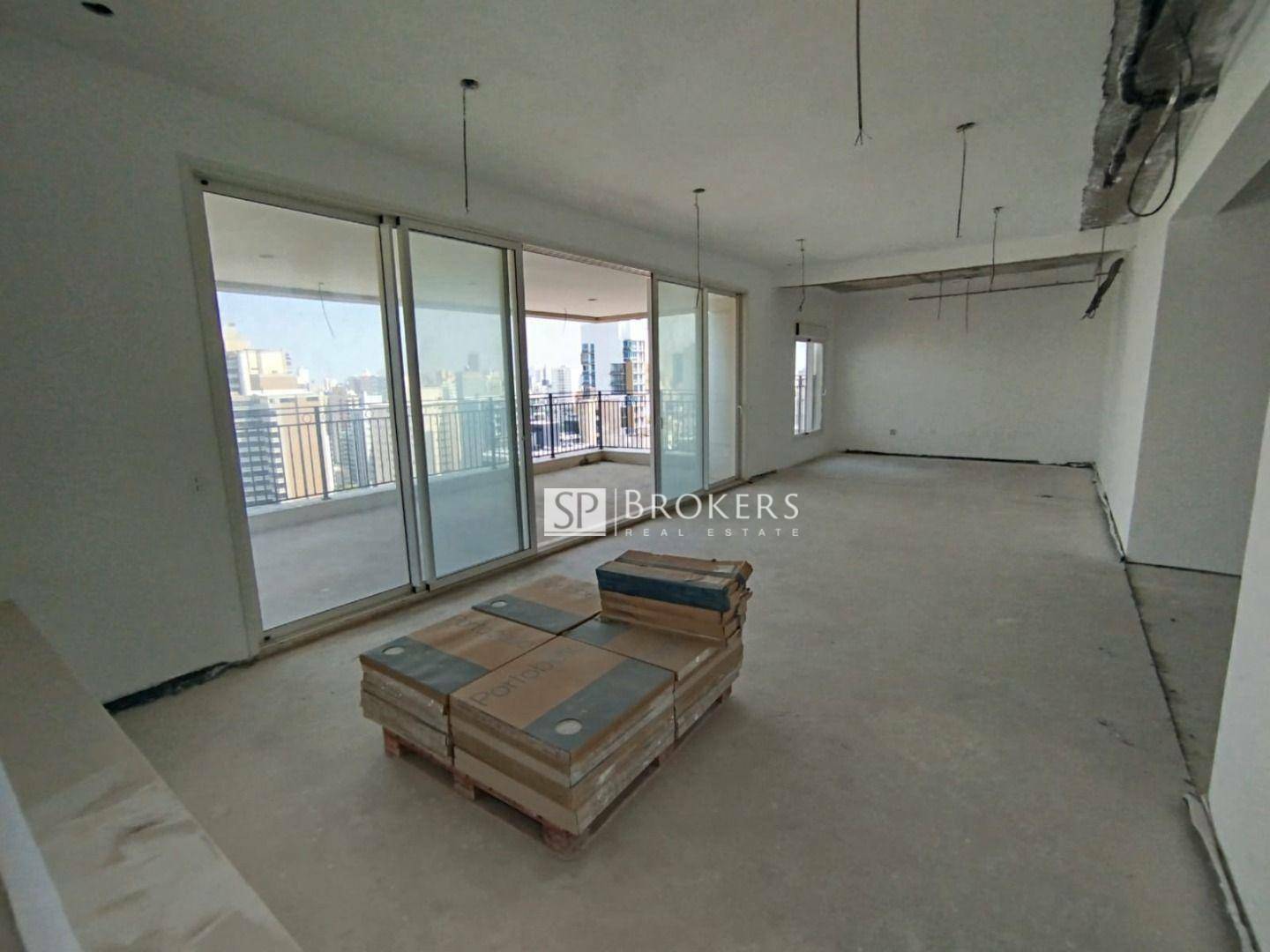 Apartamento à venda com 3 quartos, 256m² - Foto 2