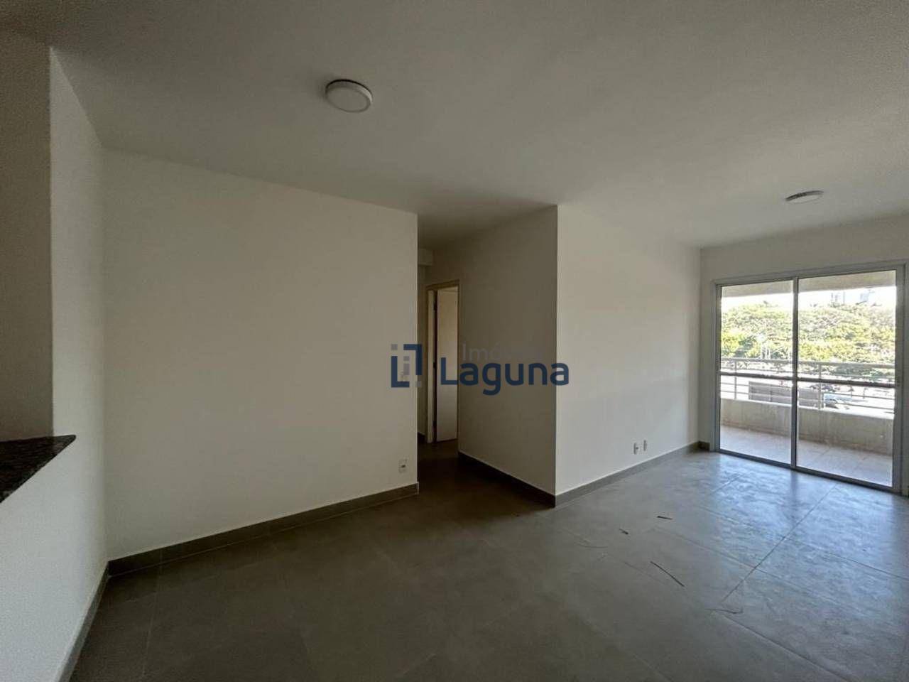 Apartamento para alugar com 3 quartos, 84m² - Foto 4