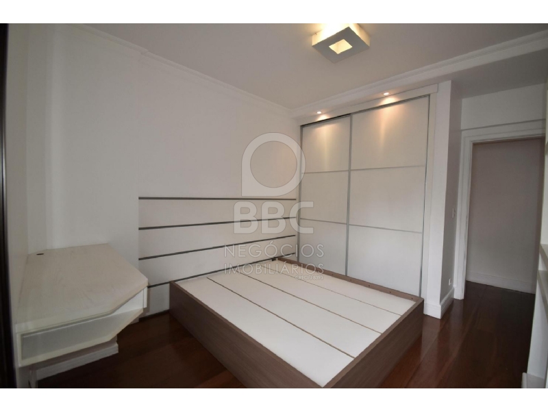 Apartamento à venda com 3 quartos, 131m² - Foto 7