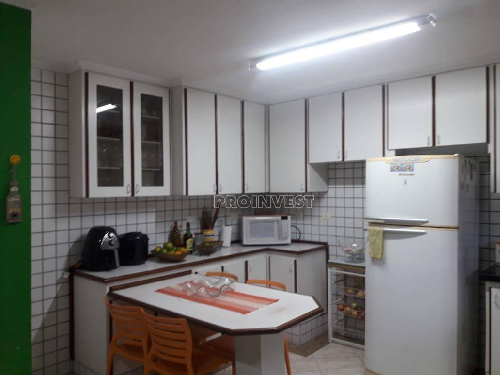 Casa à venda com 3 quartos, 330m² - Foto 9