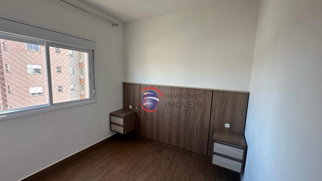 Apartamento à venda com 3 quartos, 107m² - Foto 3