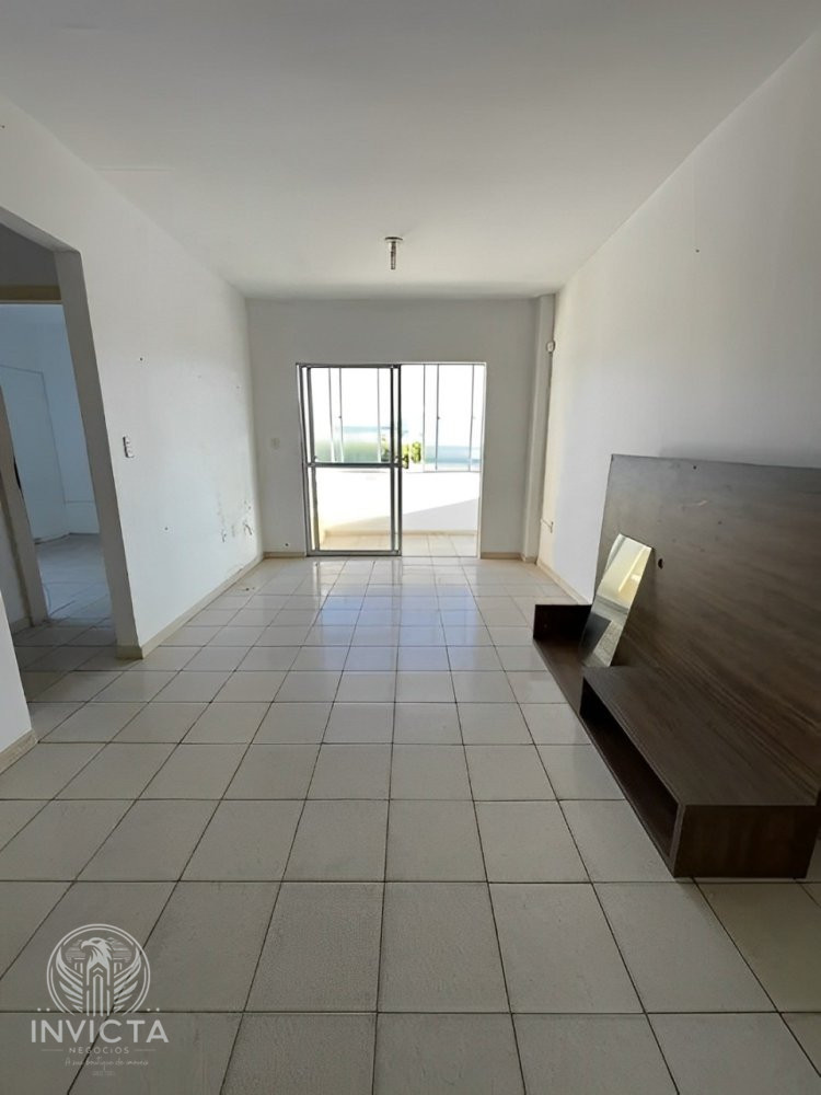 Apartamento à venda com 2 quartos, 70m² - Foto 2