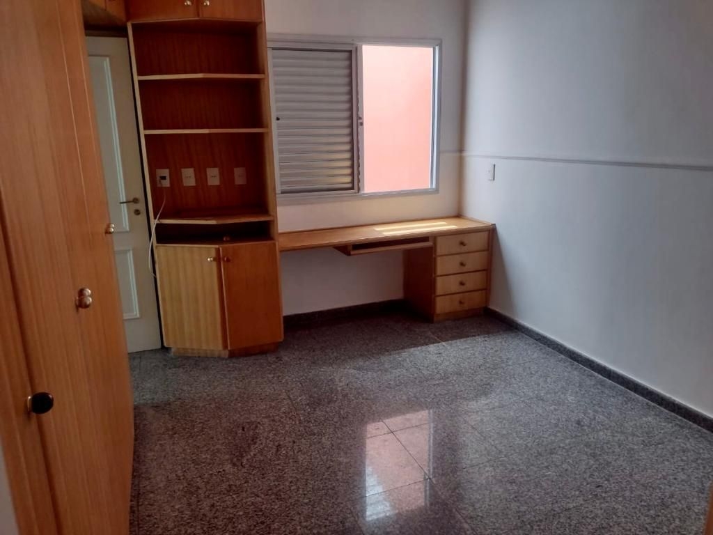 Casa à venda com 4 quartos, 320m² - Foto 14