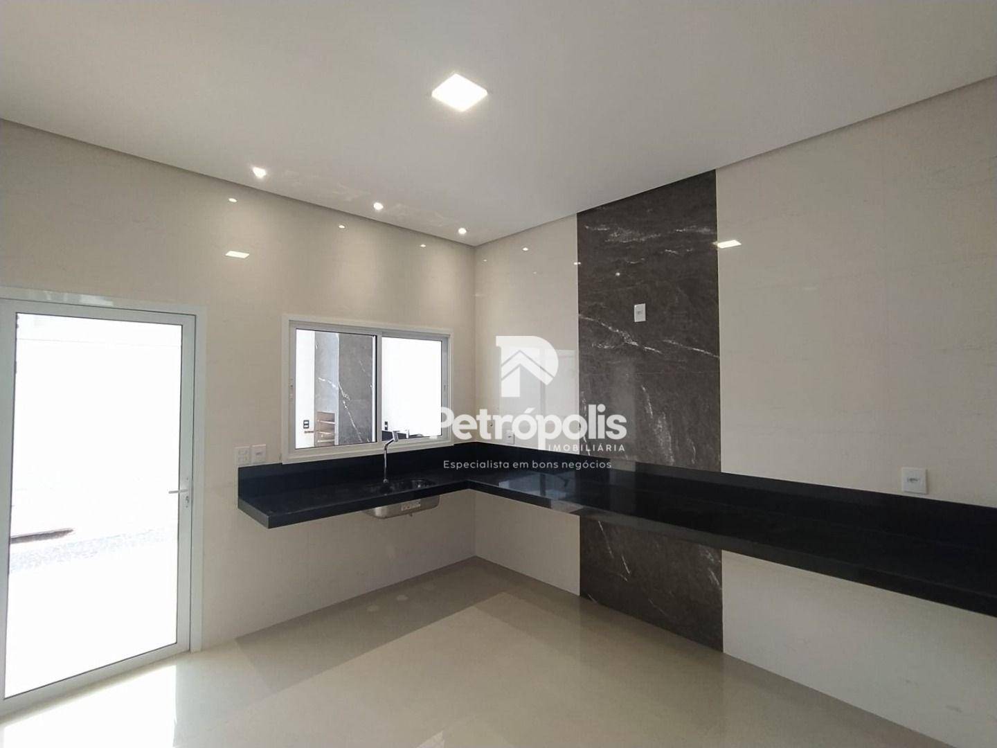 Casa à venda com 3 quartos, 140m² - Foto 4