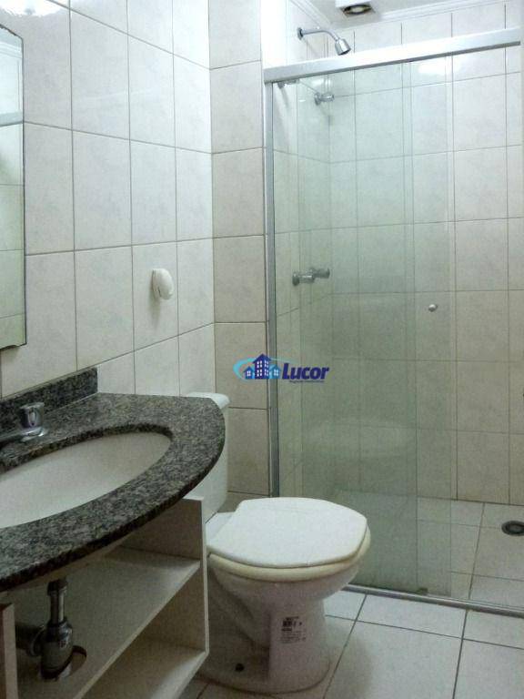 Apartamento para alugar com 3 quartos, 77m² - Foto 5