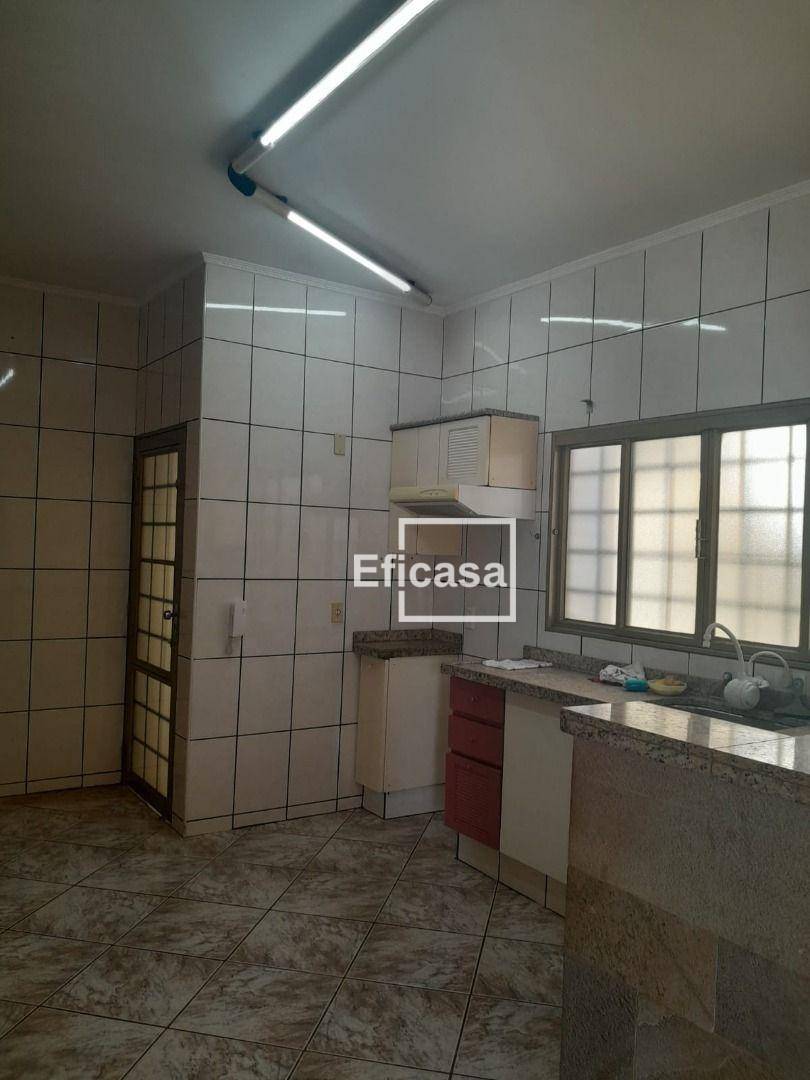 Casa à venda com 3 quartos, 200m² - Foto 20