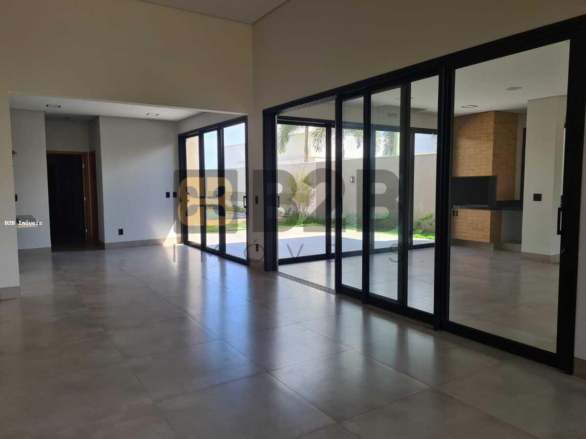 Casa de Condomínio à venda com 4 quartos, 270m² - Foto 3