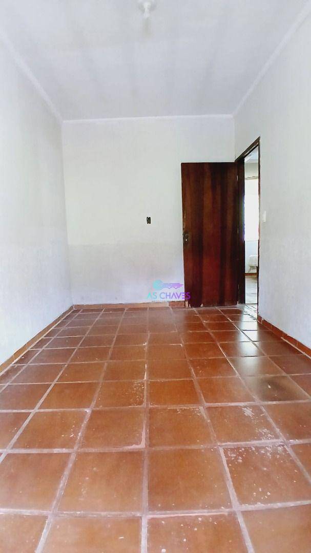 Chácara à venda com 7 quartos, 700m² - Foto 18