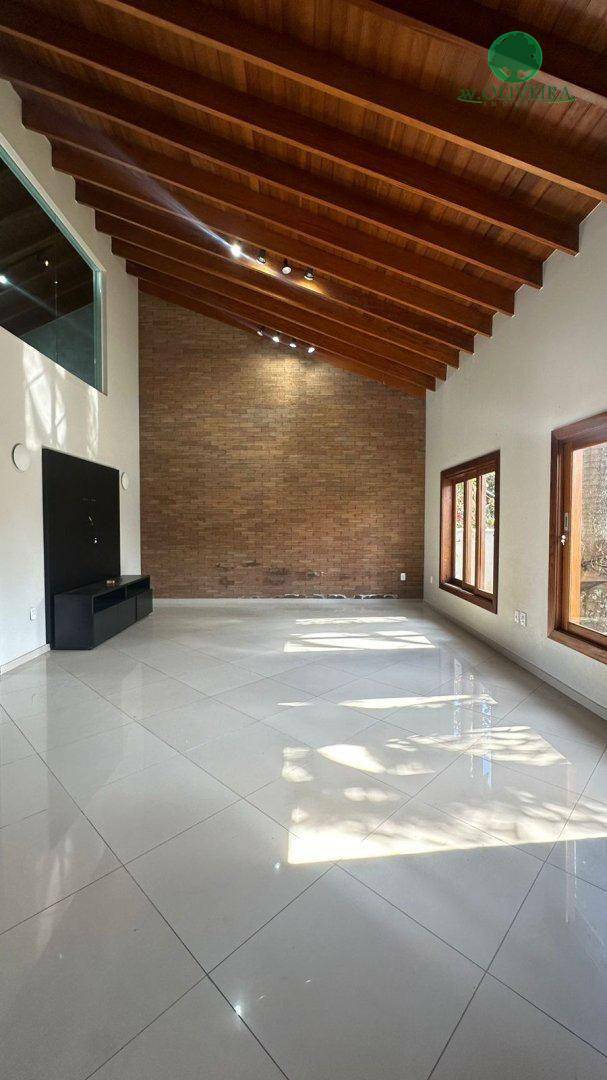 Casa à venda e aluguel com 4 quartos, 291m² - Foto 2