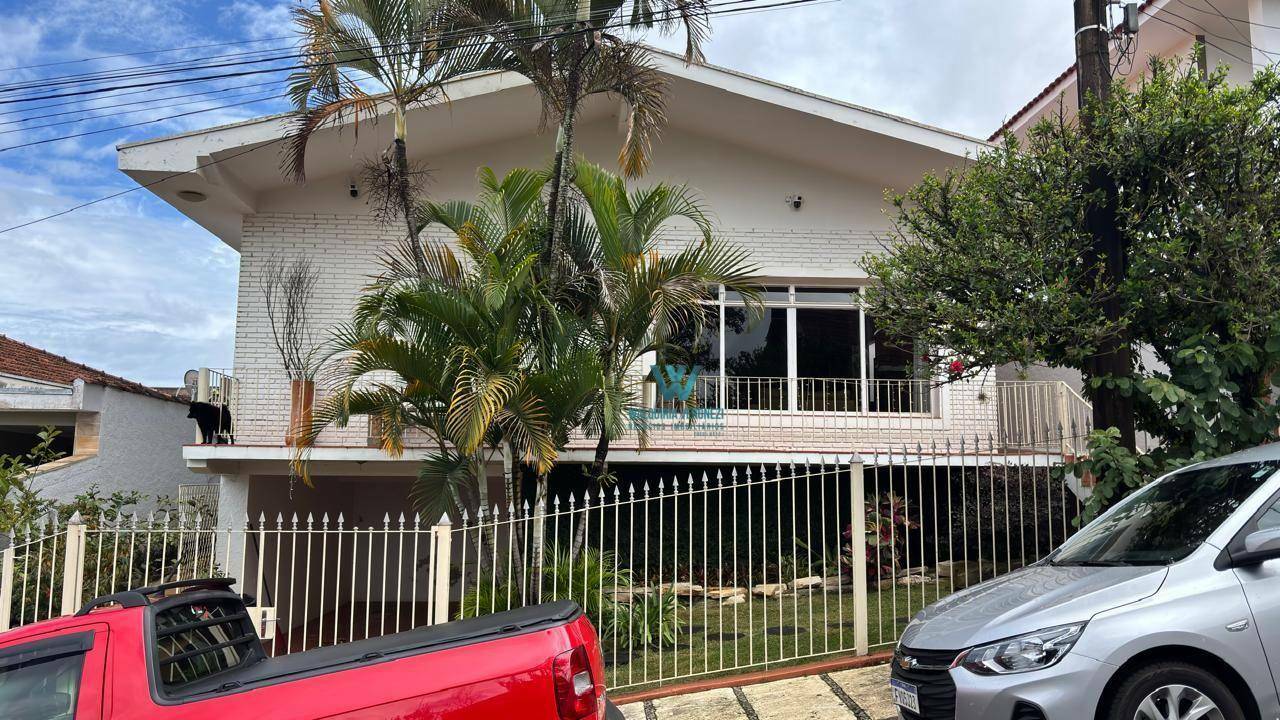Casa à venda com 3 quartos, 173m² - Foto 1