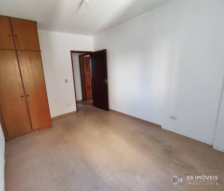 Apartamento à venda com 2 quartos, 64m² - Foto 4