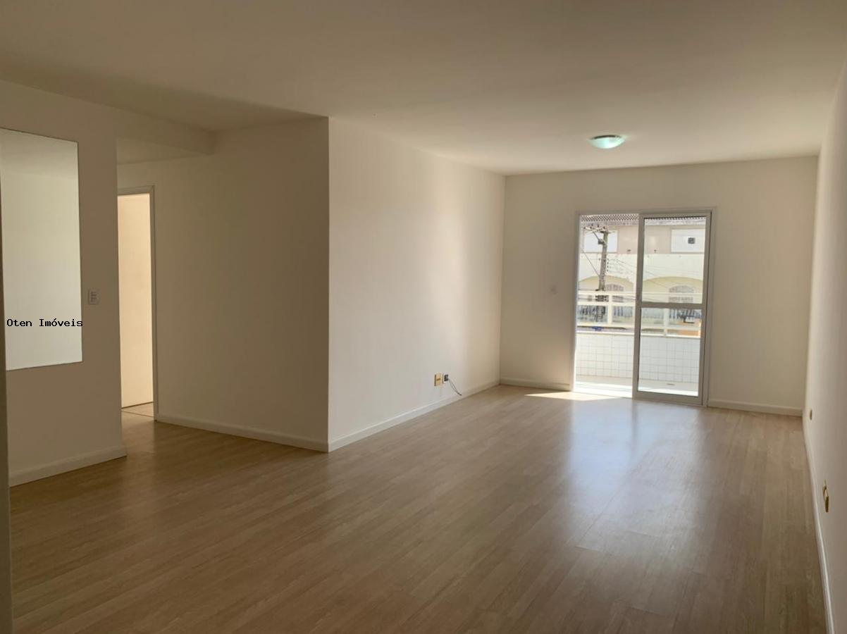 Apartamento à venda com 3 quartos, 110m² - Foto 1