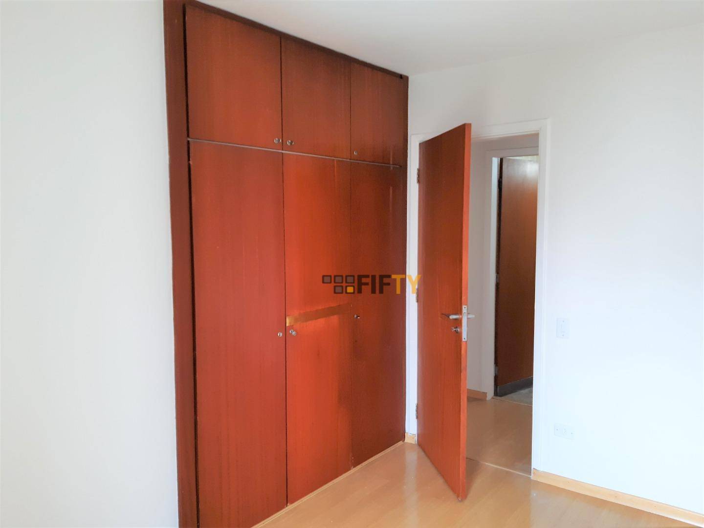 Apartamento para alugar com 3 quartos, 110m² - Foto 6