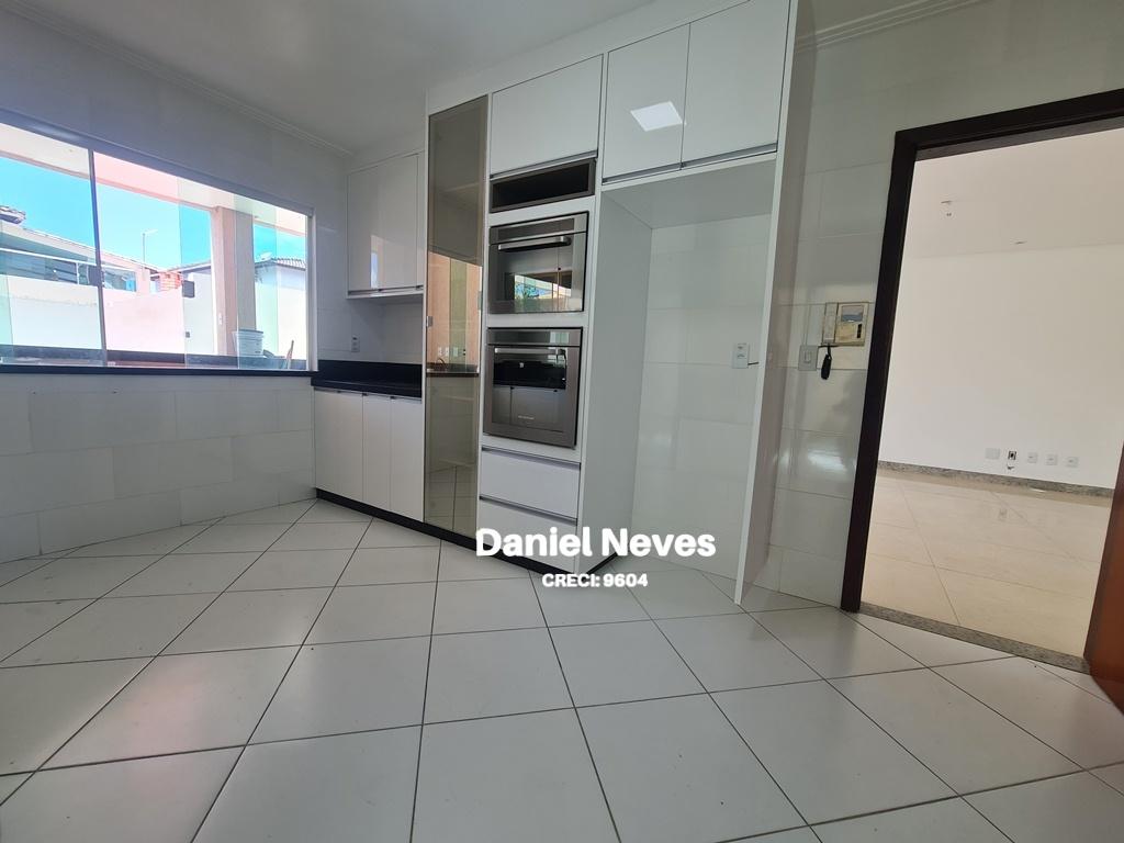 Casa à venda com 4 quartos, 334m² - Foto 13