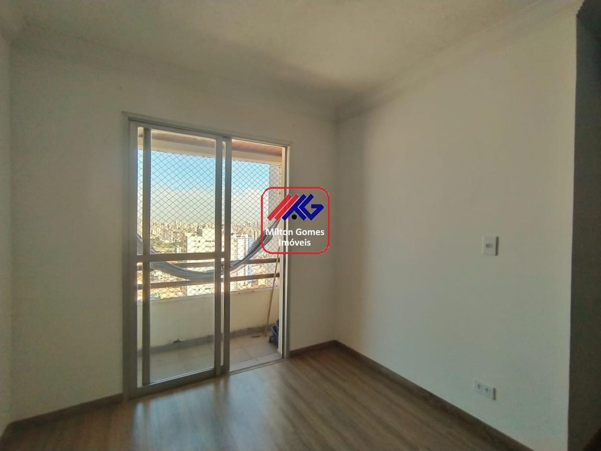 Apartamento à venda com 3 quartos, 70m² - Foto 2