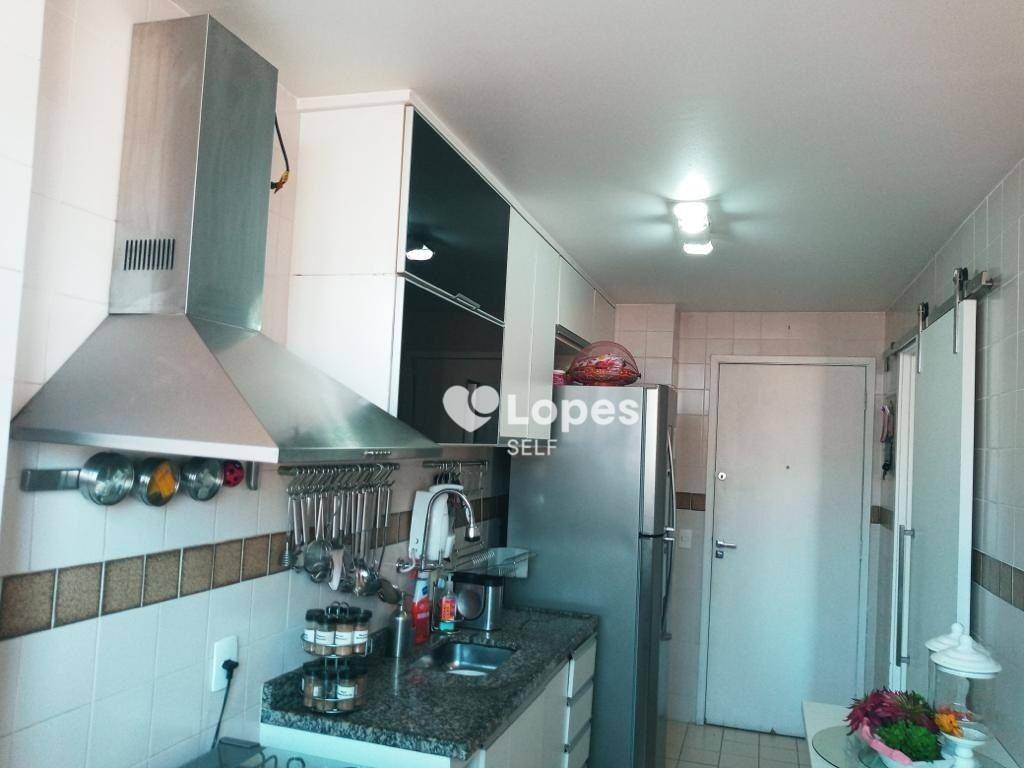 Apartamento à venda com 2 quartos, 68m² - Foto 2