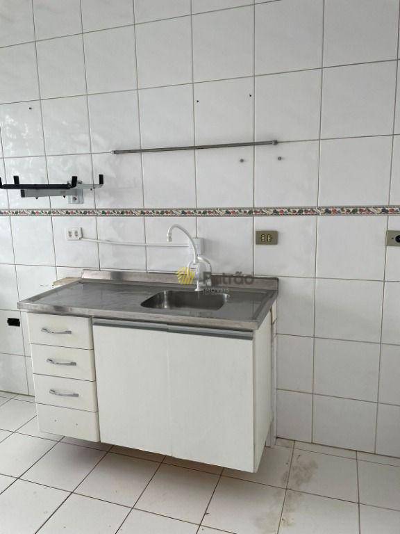 Apartamento à venda e aluguel com 3 quartos, 80m² - Foto 6