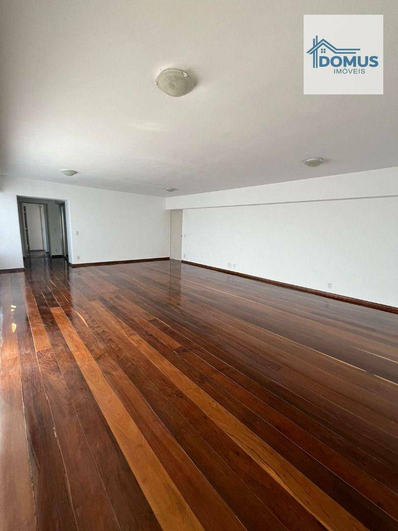 Apartamento para alugar com 4 quartos, 230m² - Foto 3