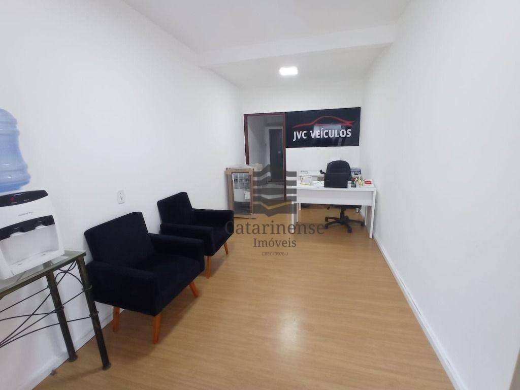 Casa à venda com 4 quartos, 220m² - Foto 28