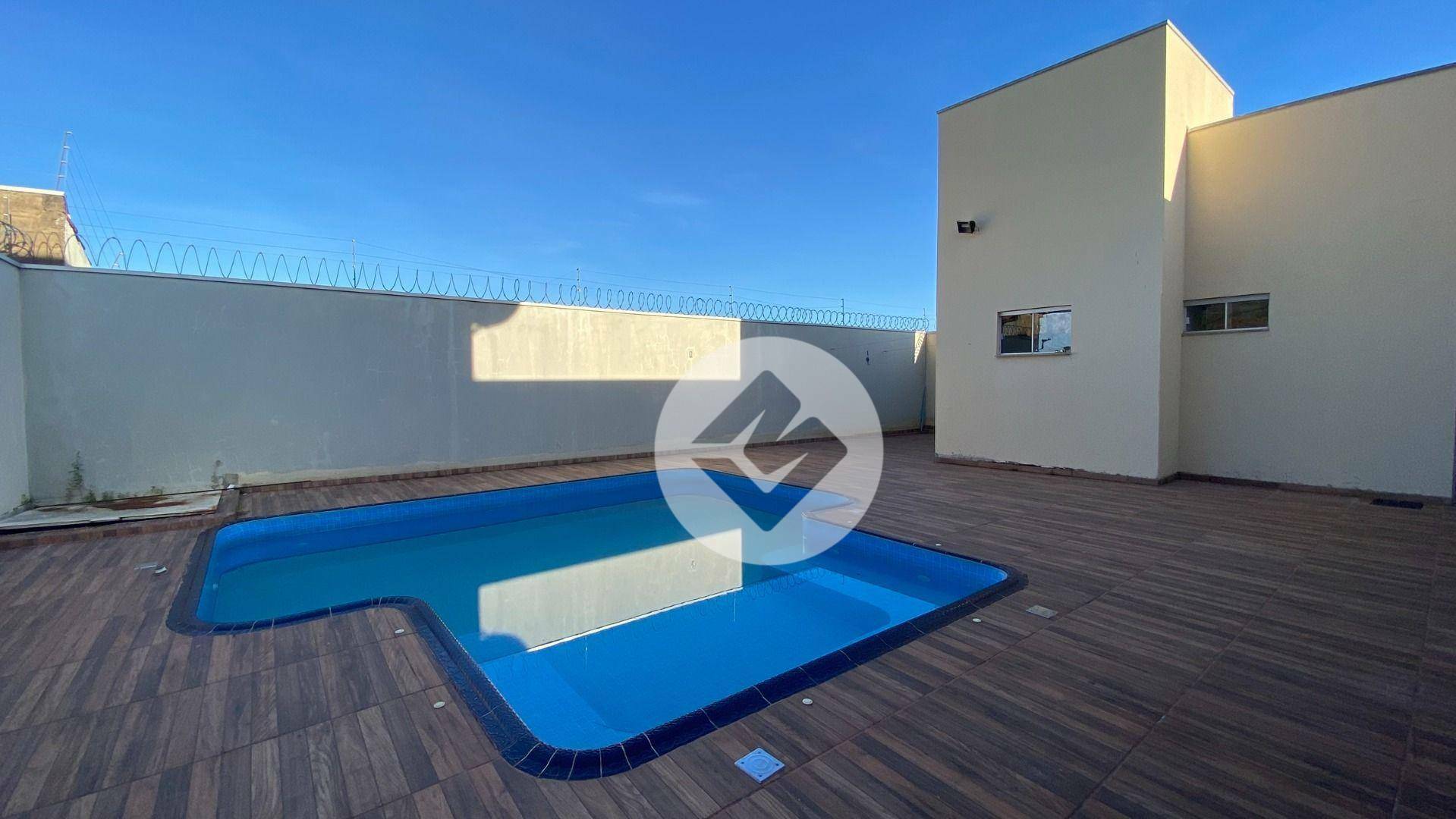 Casa à venda com 4 quartos, 293m² - Foto 1