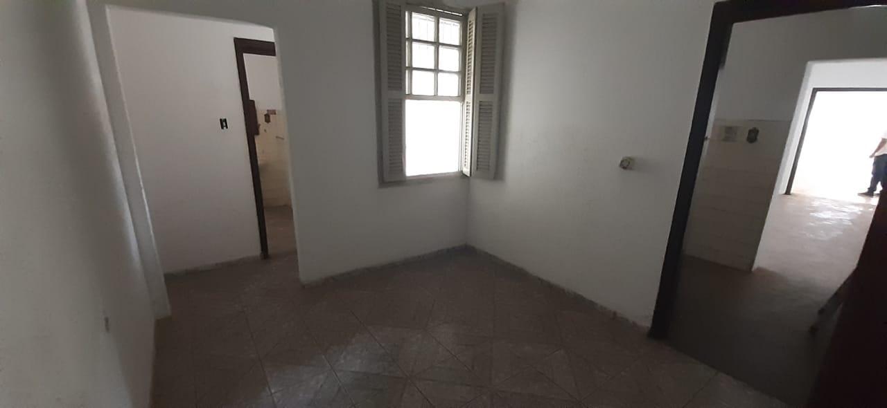 Casa para alugar com 3 quartos, 168m² - Foto 9