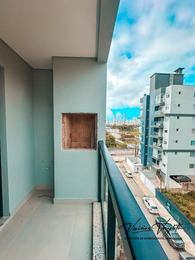 Apartamento à venda com 3 quartos, 79m² - Foto 2