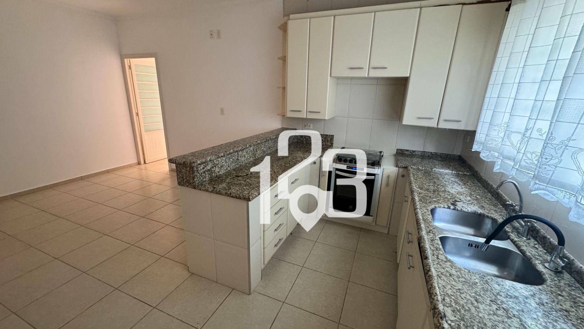 Casa para alugar com 3 quartos, 180m² - Foto 4