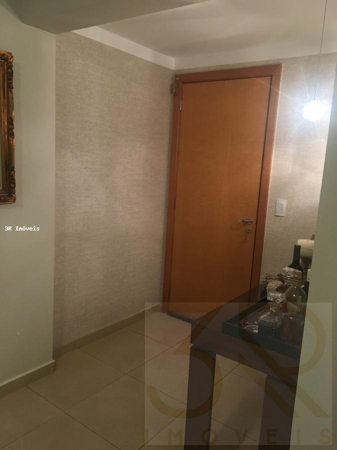 Apartamento à venda com 3 quartos, 106m² - Foto 2