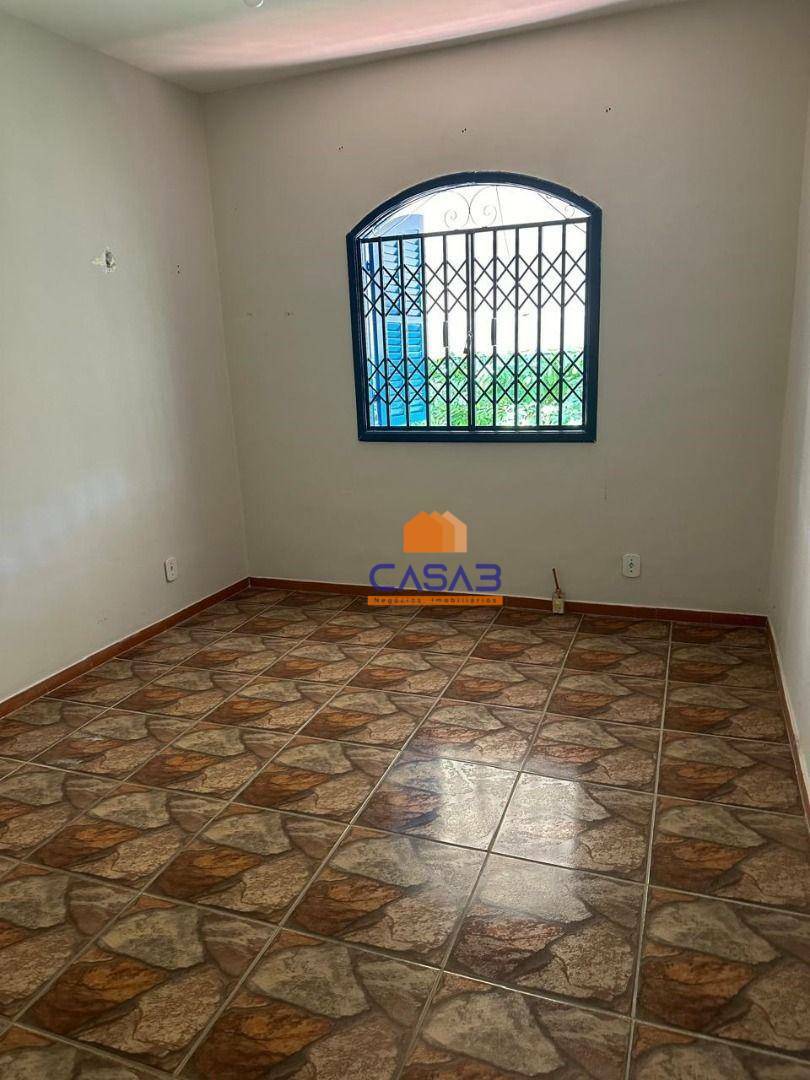 Casa à venda com 3 quartos, 226m² - Foto 11