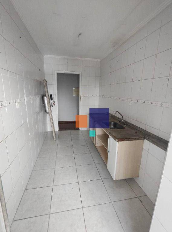 Apartamento à venda com 3 quartos, 95m² - Foto 4