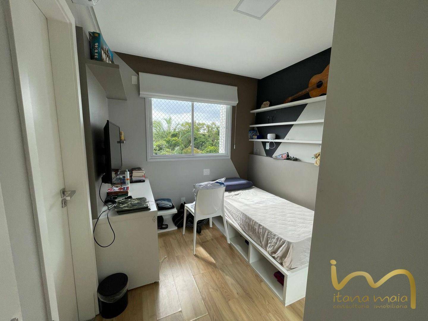 Apartamento à venda com 4 quartos, 135m² - Foto 2