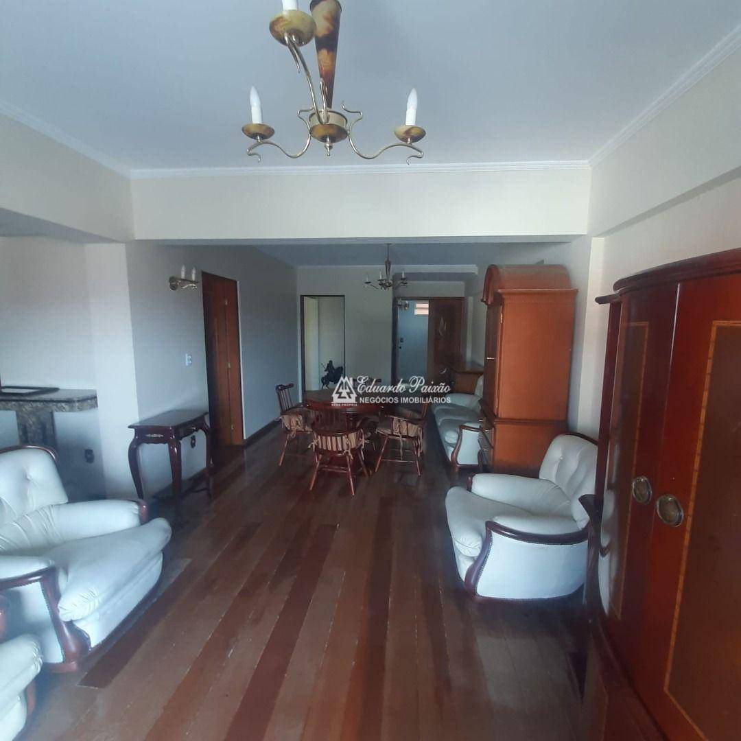 Apartamento para alugar com 3 quartos, 200m² - Foto 5