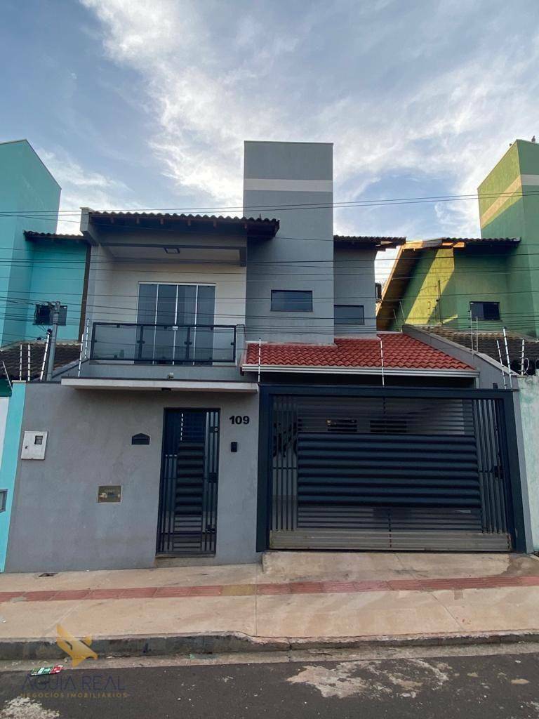 Sobrado à venda com 3 quartos, 135m² - Foto 1