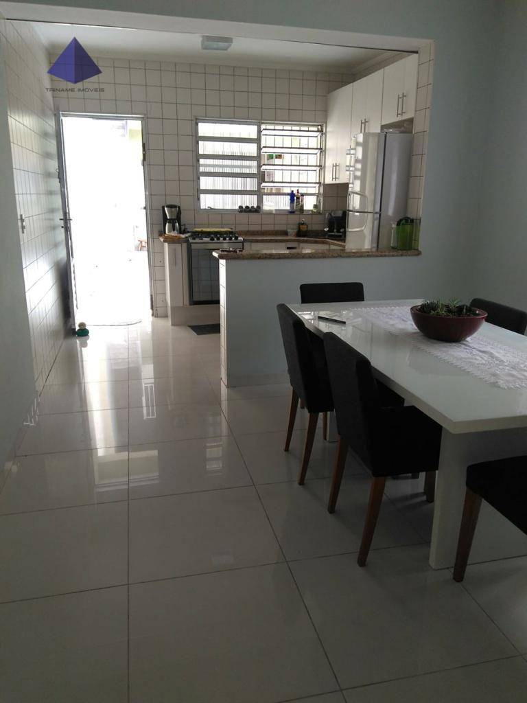 Sobrado à venda com 3 quartos, 200m² - Foto 4